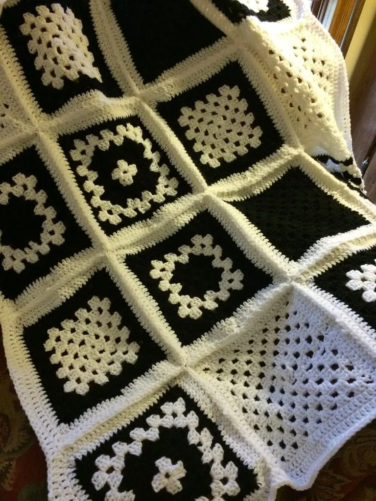 granny squares pattern afghan