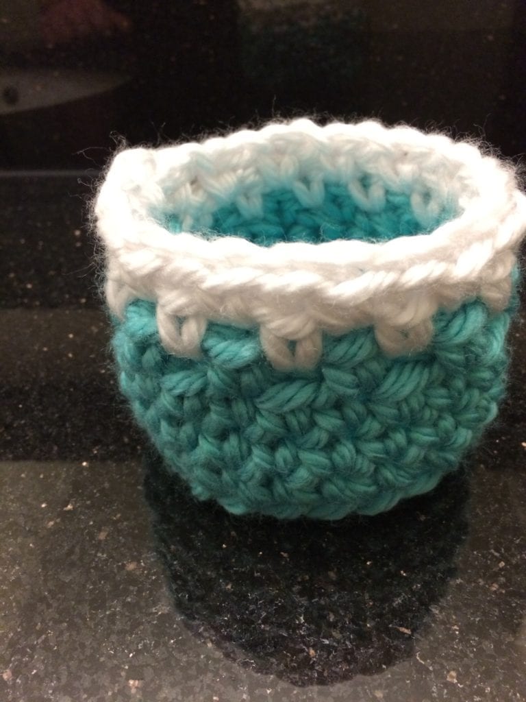 Small crochet basket with spike stitch