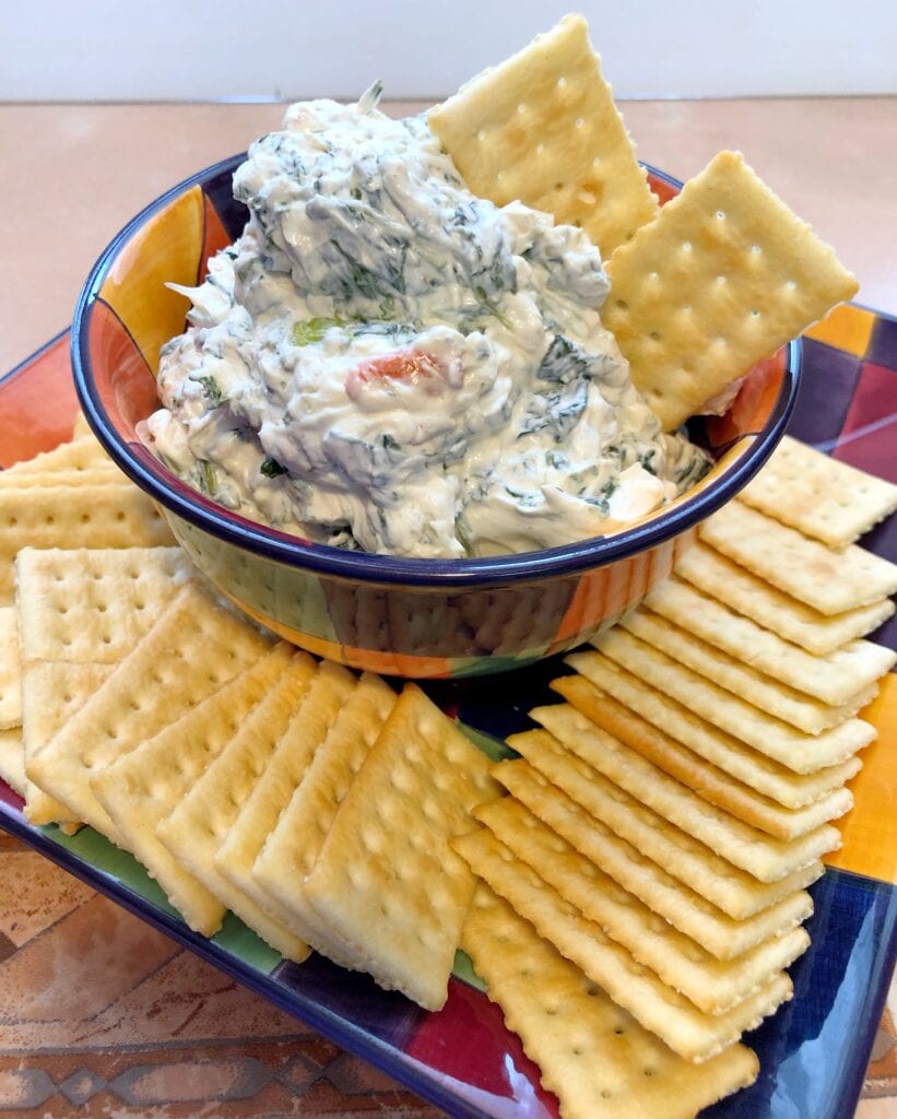 Spinach Dip Recipe Served with Crackers