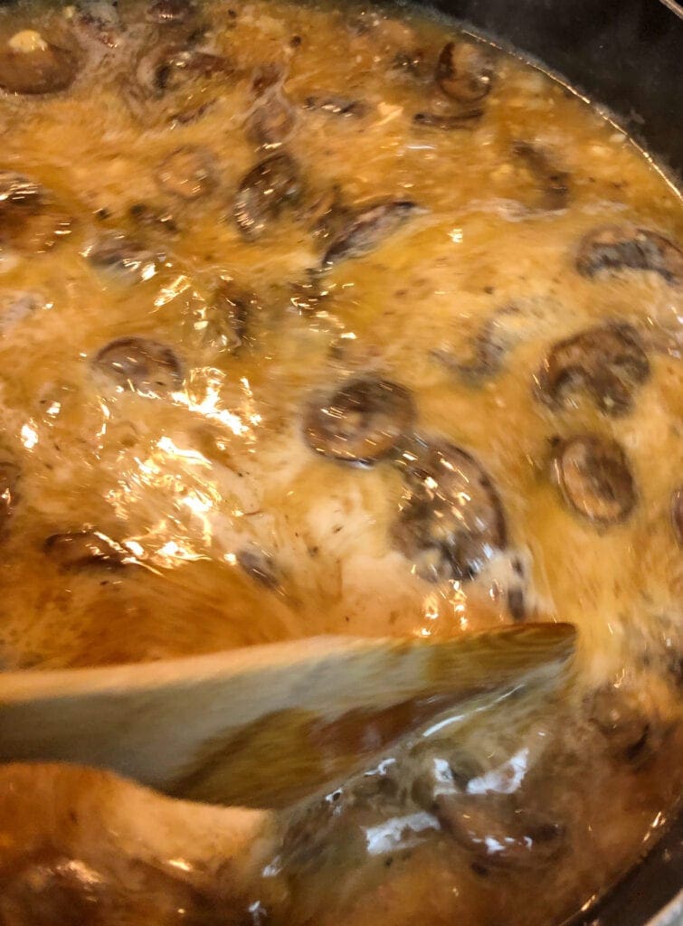 Stirring Mushroom Wine Sauce