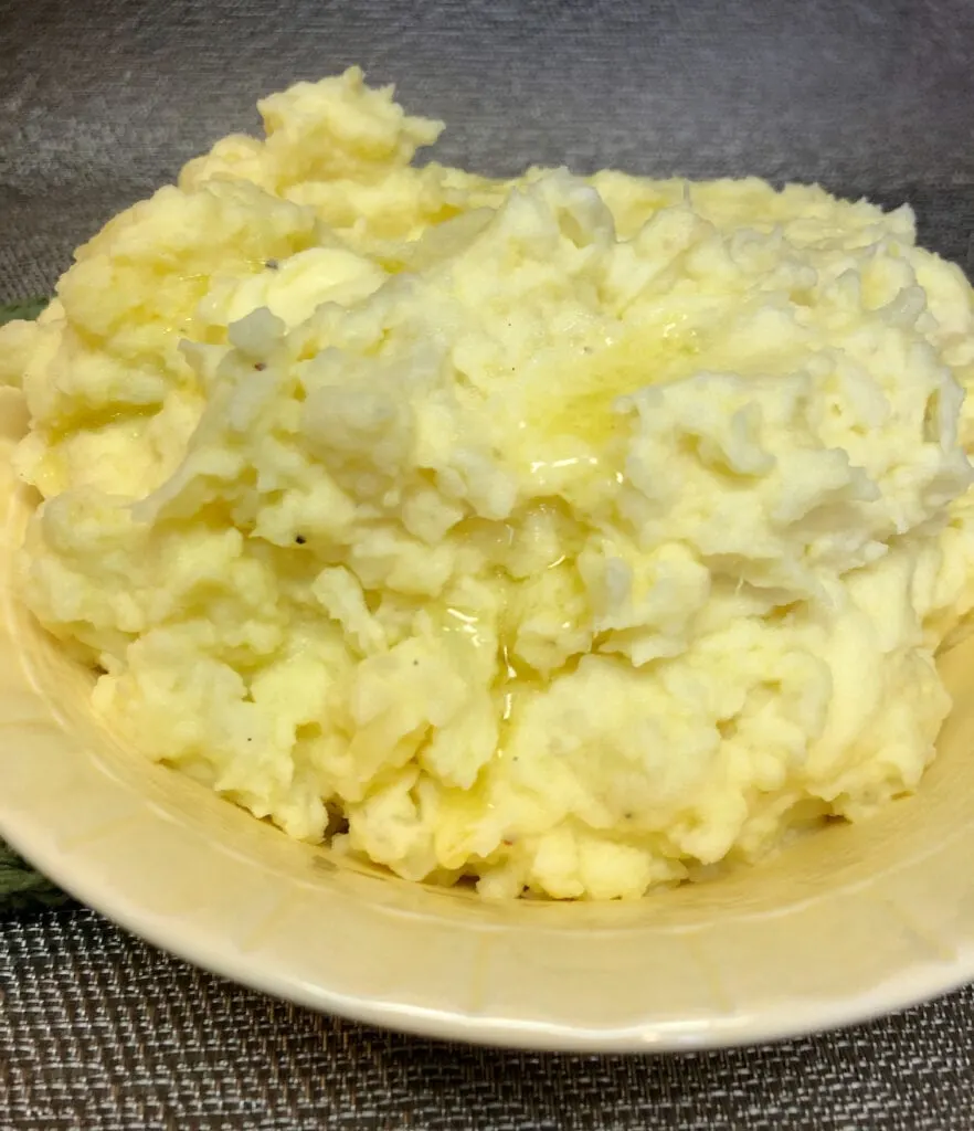 Creamy Mashed Cauliflower and Potatoes