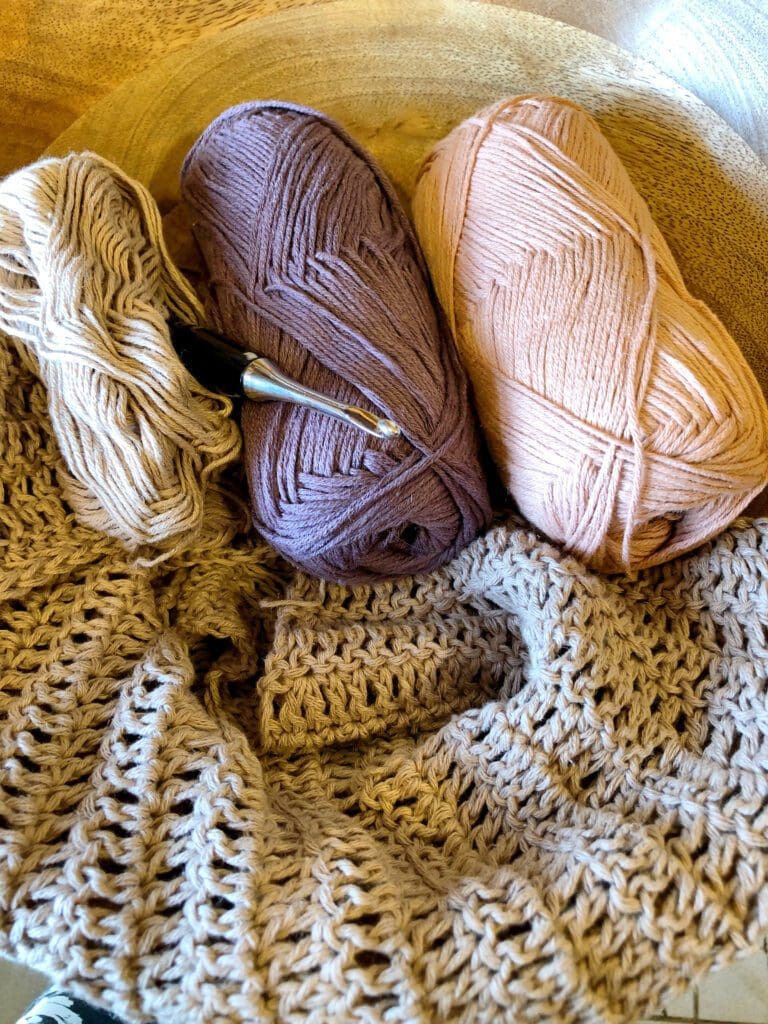 Initial-3-Colors-of-yarn