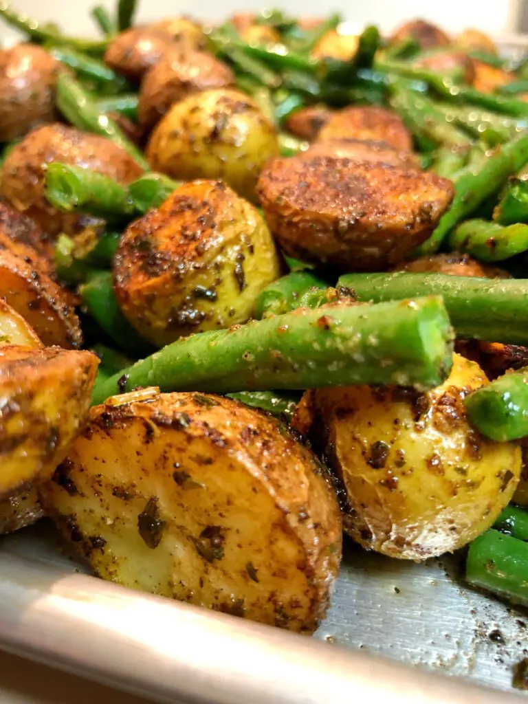 Healthy-Baked-Potatoes-and-Green-Beans