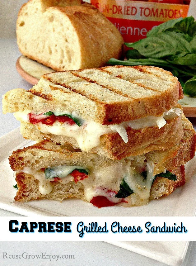 Caprese-panini-Sandwich