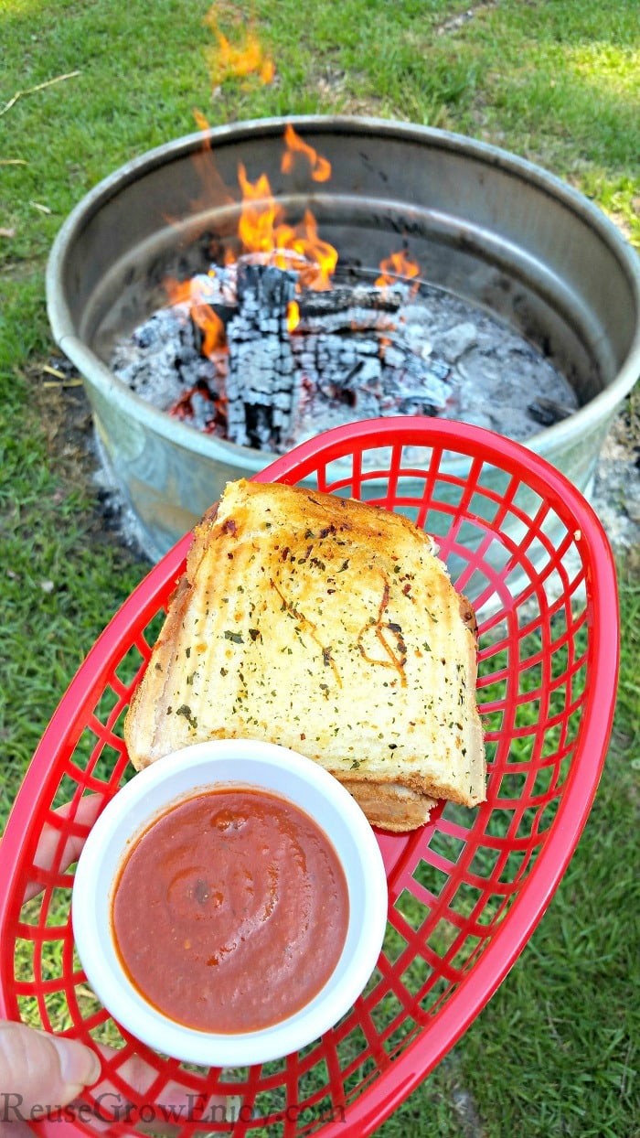 Pie-Iron-Recipe-For-Camping-Pepperoni-Grilled-Cheese