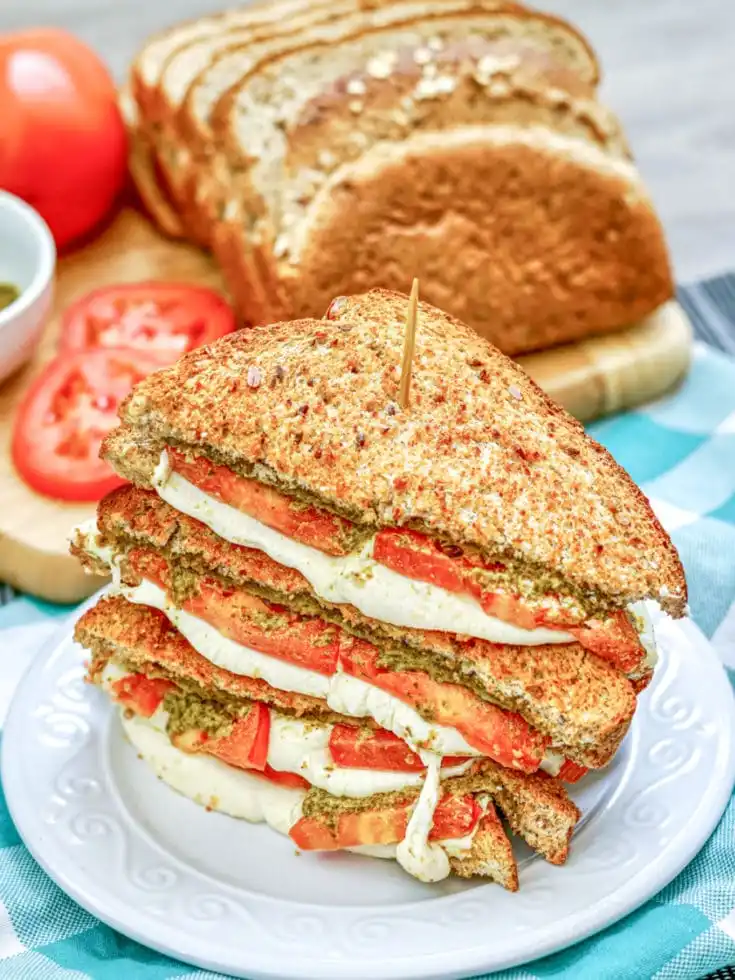 Tomato-Pesto-Grilled-Cheese-on-Plate