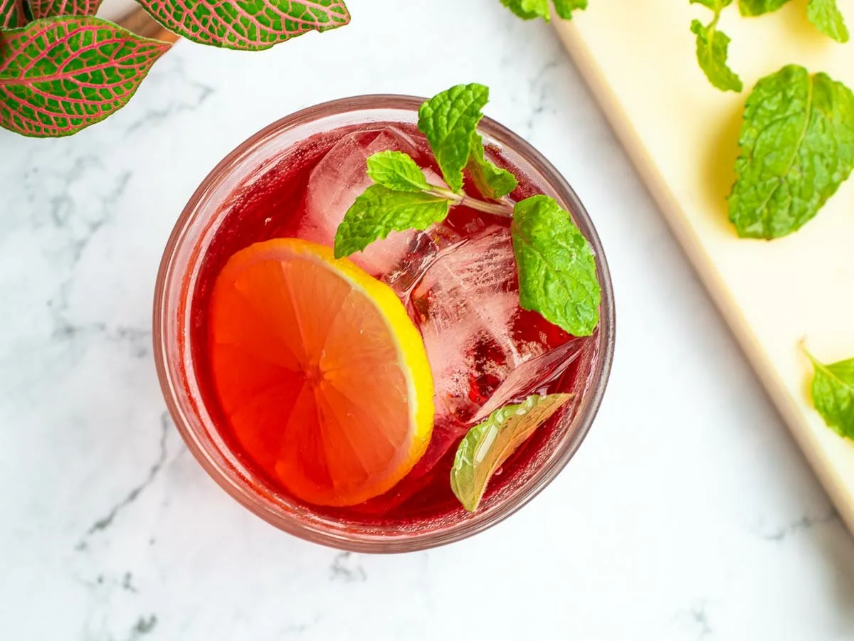 how-to-make-super-easy-cranberry-spritzer