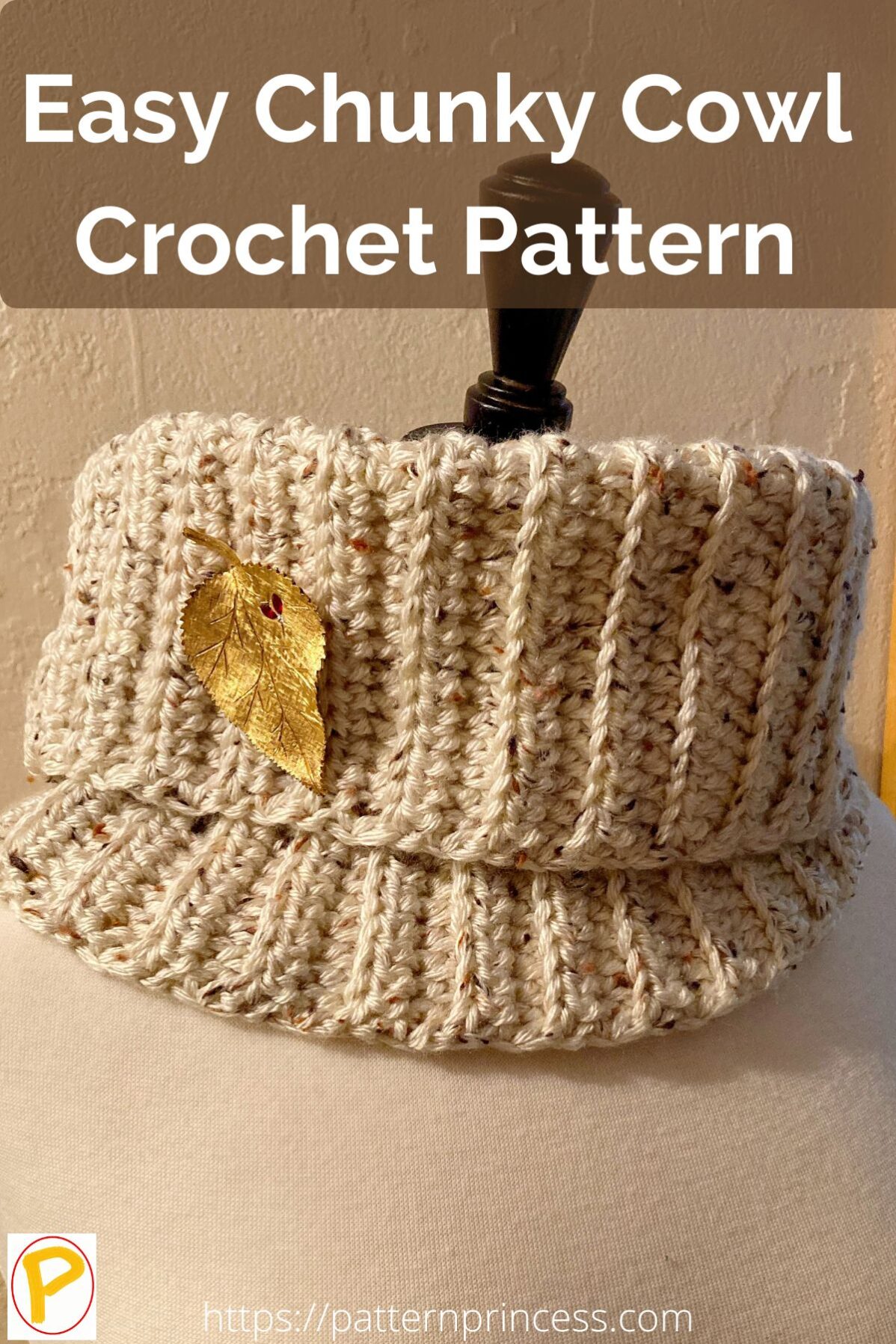 Chewy Pattern Easy Chunky Cowl Crochet Pattern - Pattern Princess