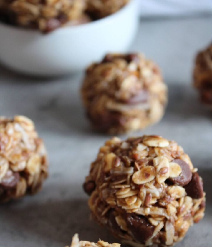 PEANUT BUTTER ENERGY BALLS