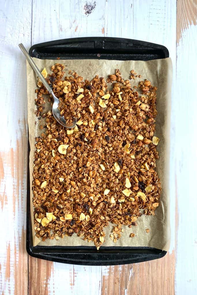 PEANUT BUTTER GRANOLA