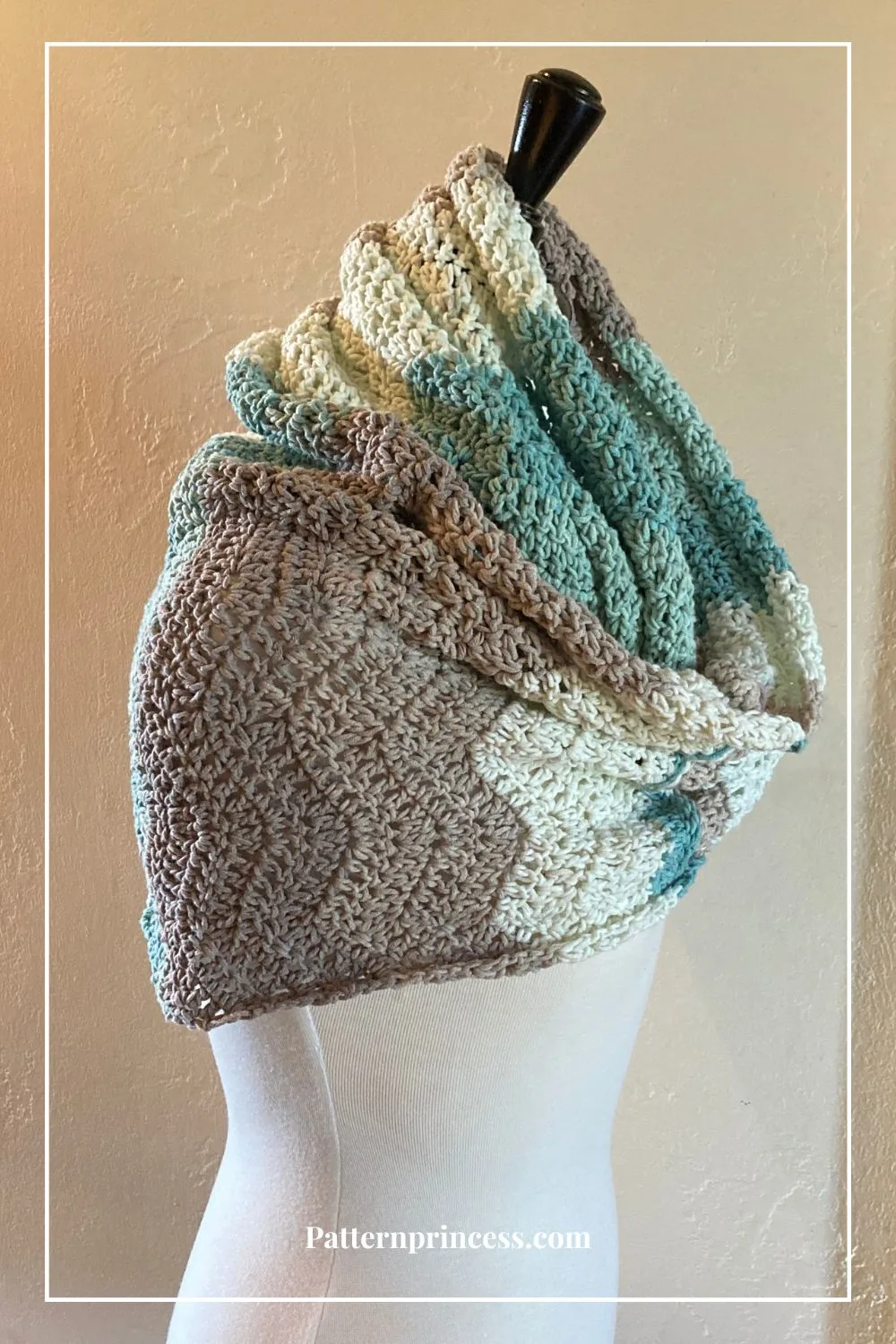 bulky Infinity cowl pattern styled